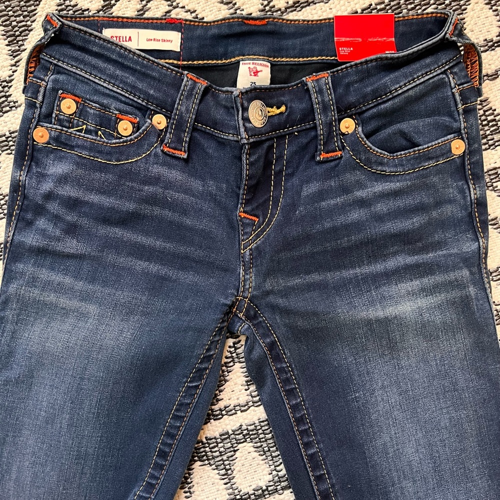 Women’s True Religion Stella Low Rise Skinny jeans in 25. Brand new with tags!